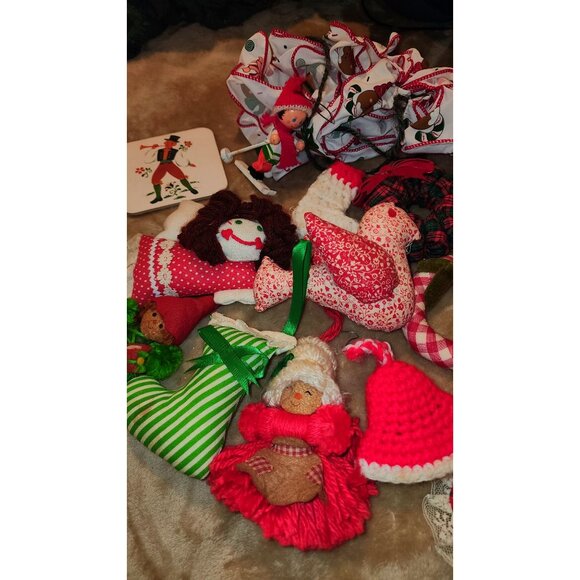 Vintage Handmade Christmas Ornaments Set - 16 Pieces Fabric & Wood Red & White - Picture 8 of 11